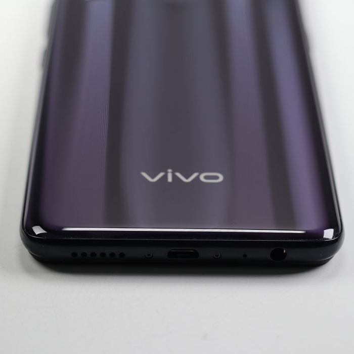 95新 vivo z5x 幻影黑 6 128g 带包装配件