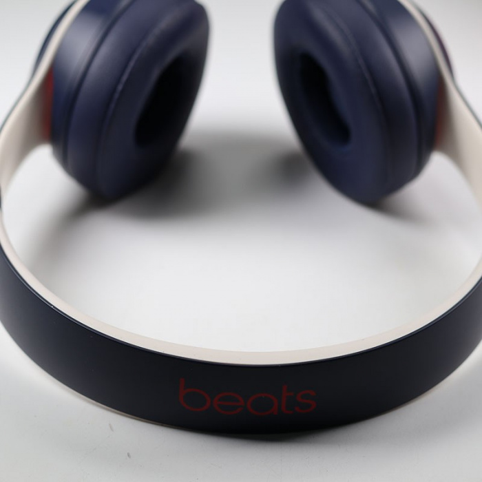 95新 beats solo3 wireless 学院蓝 带包装配件