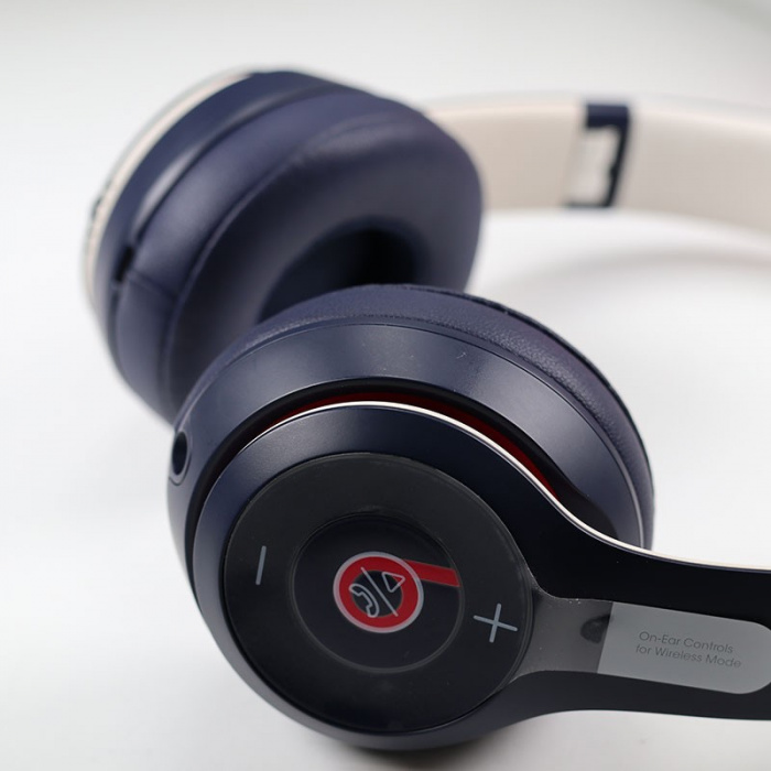 95新 beats solo3 wireless 学院蓝 带包装配件