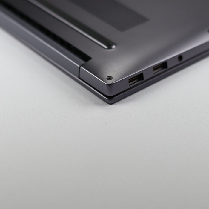 95新 荣耀 magicbook pro r5 3550h 8g内存 512g固态 集成显卡 星空灰