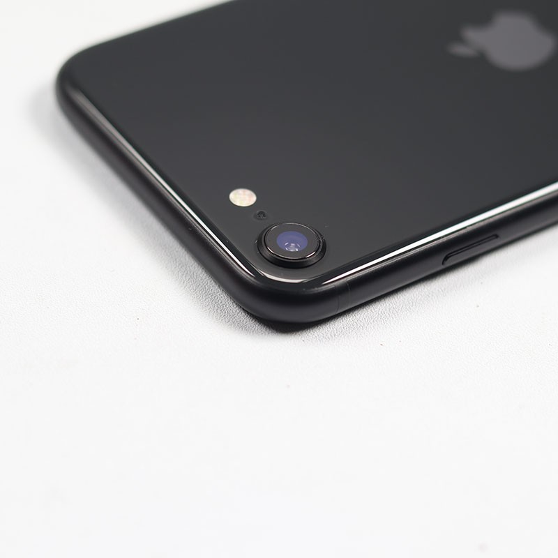 99新 iphone se2 128gb 黑色 国行 100%电池寿命1次充电 带包装配件和