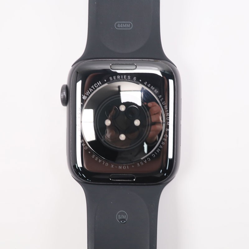9新 苹果手表s6 44mm 国行 深空灰色铝金属表壳配黑色运动型表带